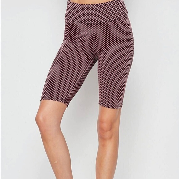 Scrunch Butt Sculpting High Waisted Biker shorts - Picture 3 of 4